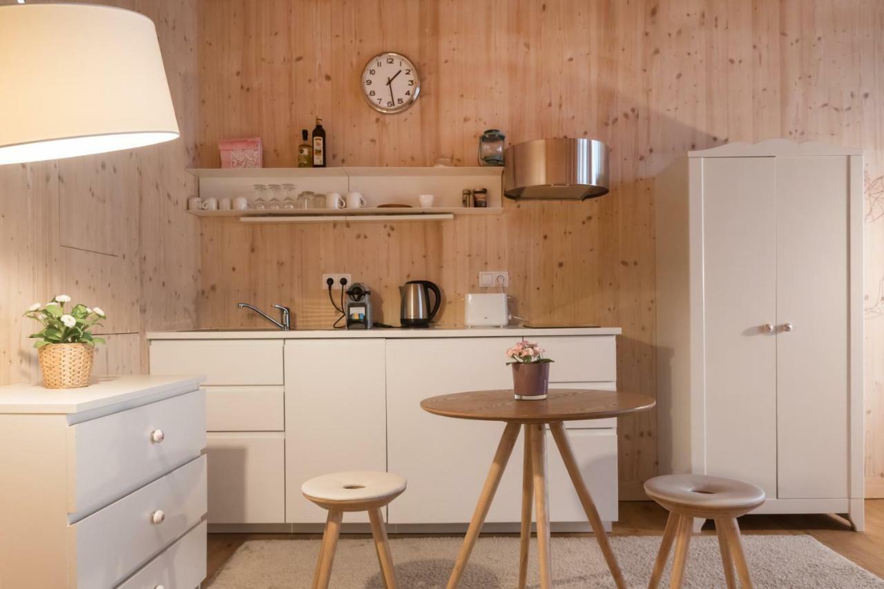 וינה Apartments Near Metro Station מראה חיצוני תמונה