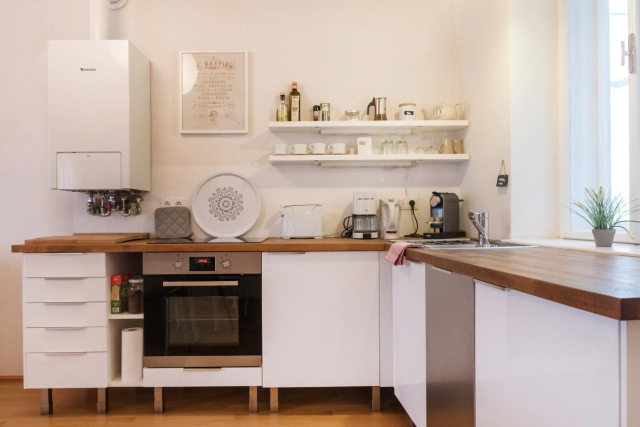 וינה Apartments Near Metro Station מראה חיצוני תמונה