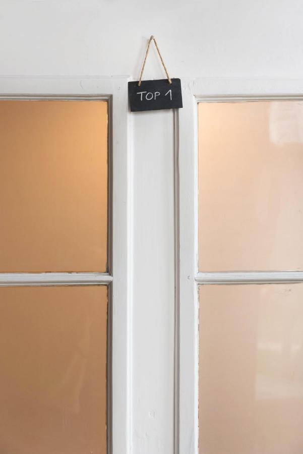 וינה Apartments Near Metro Station מראה חיצוני תמונה